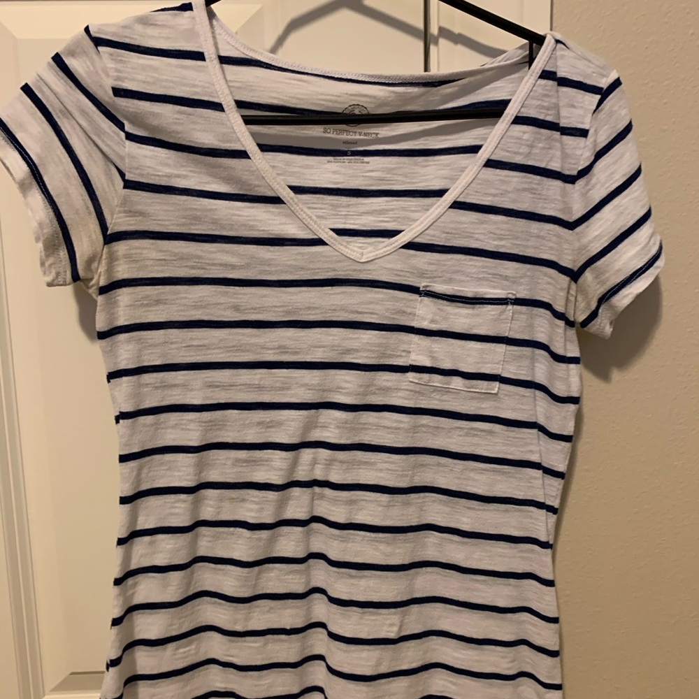 SO v-neck